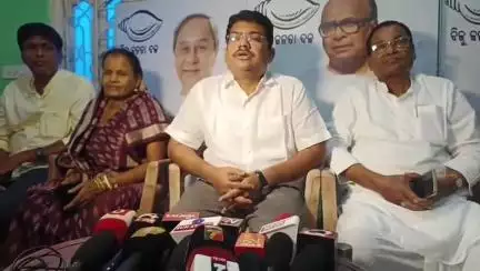 ଭଦ୍ରକ ଗ୍ରାମାଞ୍ଚଳ: ଚାନ୍ଦବାଲିରେ ଶିକ୍ଷା ବ୍ୟବସ୍ଥାକୁ ଦୁର୍ବଳ କରିବାକୁ ବହୁ ଶିକ୍ଷକ ଓ ଶିକ୍ଷୟିତ୍ରୀଙ୍କୁ ବଦଳି ଉଦ୍ୟମକୁ ବିରୋଧ,ବିଧାୟକଙ୍କ ପ୍ରେସମିଟ