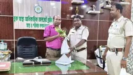 মঙ্গলকোট: চিকিৎসক দিবসে BMOH সহ অন্য চিকিৎসকদের সম্মান জানাল মঙ্গলকোট থানার পুলিশ