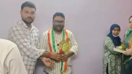 হাসনাবাদ: চিকিৎসক দিবসে টাকি গ্রামীণ হাসপাতালে চিকিৎসকদের সম্মান প্রদান যুব তৃণমূল নেতৃত্বের