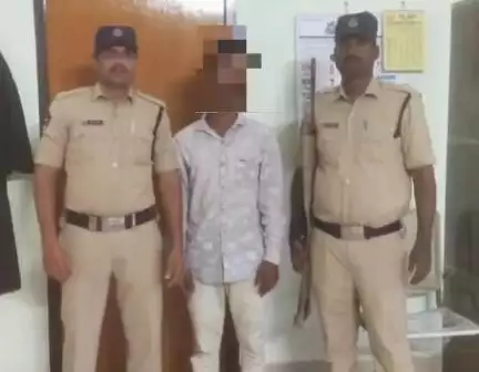 కర్నూలు: జిల్లాలో పోక్సో కేసులో ముద్దాయికి 20 ఏళ్ల కఠిన కారాగార శిక్షతో పాటు రూ. 25 వేల జరిమానా విధించిన కోర్టు
