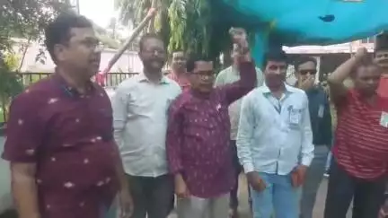 ବରଗଡ: ବରଗଡ଼ LIC ଅଫିସରେ ପ୍ଲାଟିନମ ଜୁବଲୀ ଅନୁଷ୍ଠିତ
