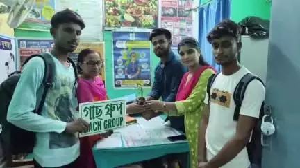 ভাতার: ডক্টরস ডে পালন ভাতার স্টেট জেনারেল হাসপাতালে, শতাধিক গাছের চারা বিতরণ গাছ গ্রুপের