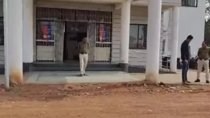 करेली: नवयुवक व युवतियों को जागरूक करने के लिए करेली पुलिस ने कैफे संचालकों के साथ की बैठक, दिए दिशा-निर्देश