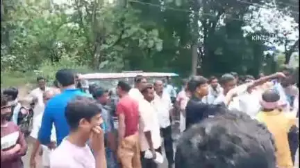 পুরুলিয়া ২: হাতুয়াড়া কৃষক বাজারে 45 জন মৎস্যচাষিকে মাছের চারা প্রদান ব্লক কৃষি দপ্তরের; উপস্থিত ADA, BLDO সহ অন্যরা