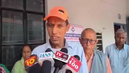 चमोली: कन्या हाई स्कूल नेगवाड को क्लस्टर विद्यालय इंटर कॉलेज गोपेश्वर से संचालित करने के विरोध में अभिभावकों ने दिया ज्ञापन
