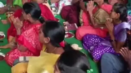 నగరంలో ధూమ్ర వారాహి అలంకరణలో వారాహి అమ్మవారు, దర్శించుకునేందుకు తరలివస్తున్న భక్తులు