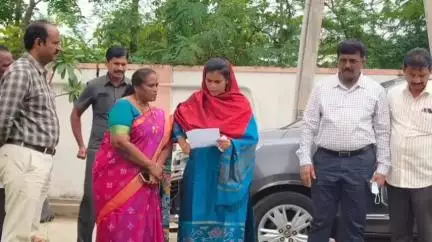 నగరంలోని గిరిజన భవనాన్ని ఆయా సామాజిక వర్గాల సంస్కృతి ప్రతిబింబించేలా అభివృద్ధి చేస్తాం: జిల్లా కలెక్టర్ తమీమ్‌ అన్సారియా