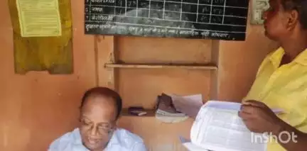 रानीश्वर: रानीश्वर बीडीओ ने प्रखंड की विभिन्न जनवितरण प्रणाली दुकानों का किया भौतिक सत्यापन