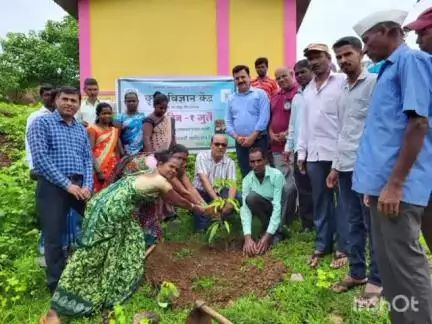 रोहा: रोहा किल्ला येथील कृषी विज्ञान केंद्रात कृषी दिन साजरा, विविध उपक्रमाचे आयोजन