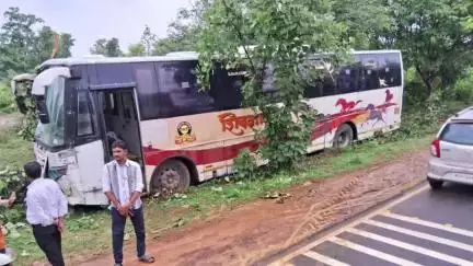 सडक अर्जुनी: डव्वा खजरी दरम्यान शिवशाही बसचा अपघात; सुदैवाने जीवितहानी नाही