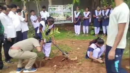 ରେଢାଖୋଲ: କୟାକୁଦ ଠାରେ ସଦର ବନାଞ୍ଚଳ ଅଧିକାରୀଙ୍କ କାର୍ଯ୍ୟାଳୟ ପକ୍ଷରୁ ୭୬ ତମ ବନ ମହୋତ୍ସବ ପାଳିତ