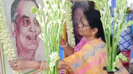 সাঁইথিয়া: ডাঃ বিধান চন্দ্র রায়ের স্মরণে সাঁইথিয়ায় রক্তদান শিবিরে রক্ত দিলেন 50 জন