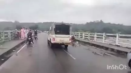 डेरा गोपीपुर: चंबा पत्तन पुल पर व्यास नदी के रौद्र रूप को देखते हुए रक्कड़ पुलिस ने पुल को करवाया खाली, SHO मौके पर रहे मौजूद