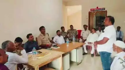 सरैयाहाट: सरैयाहाट थाना में मोहर्रम पर्व और नवास की पूजा को लेकर शांति समिति की बैठक में विभिन्न मुद्दों पर चर्चा हुई