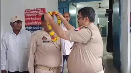 मोठ: चिरगांव थाना परिसर में होमगार्ड की सेवानिवृत्ति पर विदाई समारोह का किया गया आयोजन