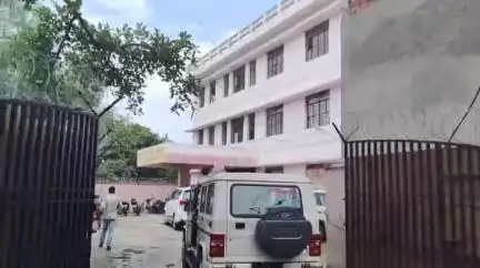 शाहजहांपुर: जिलाधिकारी ने सखी वन स्टॉप सेंटर का किया औचक निरीक्षण, व्यवस्थाओं को लेकर दिए सख्त निर्देश