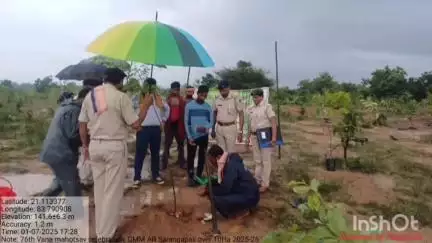 ବୀରମହାରାଜପୁର: ବିନିକା ବନାଞ୍ଚଲ୍ ଅଧିନସ୍ଥ  ସାରଙ୍ଗ ପାଲି ଗ୍ରାମରେ  76ତମ ବନୋମହୋତ୍ସବ ପାଳିତ , ଯୋଗଦେଲେ ବନଖଣ୍ଡ ଅଧିକାରୀ