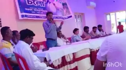 পান্ডুয়া: পান্ডুয়ার বালিহাট্টা সংলগ্ন একটি ভবনে সাংগঠনিক বৈঠক করল তৃণমূল,উপস্থিত ছিলেন বিধায়ক ও জেলা সভাপতি