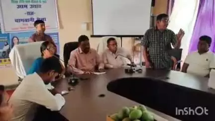 चतरा: गिद्धौर प्रखंड सभागार में मनरेगा के तहत आम उत्सव सह बागवानी मेला आयोजित
