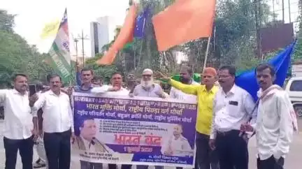 अकोला: भारत मुक्ती मोर्चा तर्फे आज एक जुलै रोजी भारत बंदची हाक देऊन अशोक वाटिका चौकात केले निषेध आंदोलन