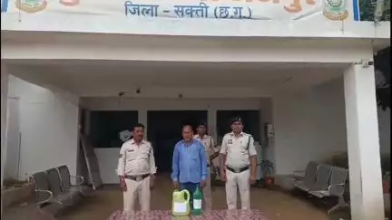 जैजैपुर पुलिस ने दो आरोपियों को 13 लीटर महुआ शराब के साथ किया गिरफ्तार, भेजा न्यायिक रिमांड पर