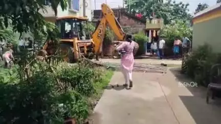 খণ্ডঘোষ: অবৈধ ভরাটের অভিযোগে পদক্ষেপ, জলাশয় সংস্কার প্রশাসনের তত্ত্বাবধানে খণ্ডঘোষে