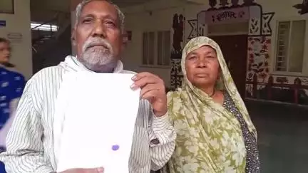 ईसागढ़: अम्हेरा में प्रशासनिक आदेश के बाद भी भू-माफियाओं ने आदिवासी की ज़मीन पर फिर किया कब्ज़ा, कलेक्ट्रेट में दिया आवेदन