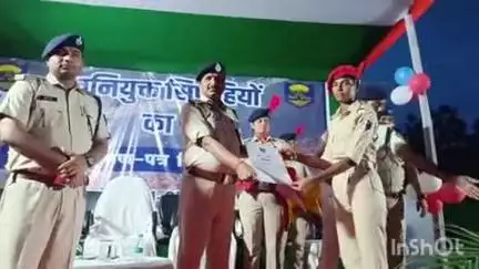 शिवहर: पुलिस लाइन में एसपी ने 110 नवनियुक्त सिपाहियों को सौंपे नियुक्ति पत्र