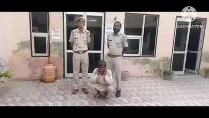 संगरिया: नागराना गांव की रोही से पुलिस ने एक व्यक्ति को टोपीदार बंदूक के साथ गिरफ्तार किया