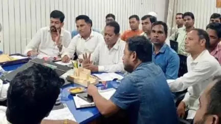 बेरमो: अखिल झारखंड कोयला श्रमिक संघ ने ढोरी क्षेत्र में SDOCM परियोजना पदाधिकारी से मजदूर हित में 12 सूत्री मांगें की