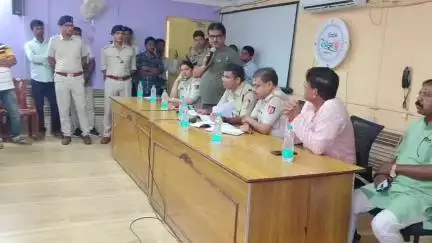 নানুর: পবিত্র মহরম নিয়ে অশান্তি রুখতে নানুর ব্লক অফিসে প্রশাসনিক বৈঠক, উপস্থিত- SDPO, OC, BDO, CI