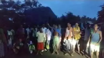 ବ୍ରହ୍ମଗିରି: ତଳମାଳ ସେବା ସମବାୟ ସମିତିରେ ସମ୍ପାଦକଙ୍କ ଚଞ୍ଚକତା ନେଇ ଧାନଟ୍ରକ ଅଟକାଇଲେ ଶତାଧିକ ଚାଷୀ