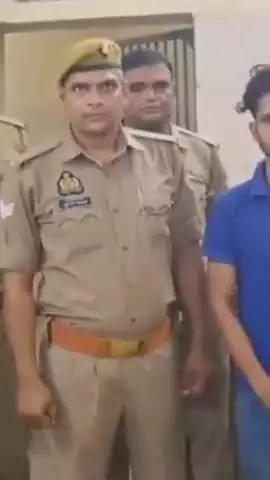 कानपुर: कानपुर सेंट्रल रेलवे स्टेशन पर जीआरपी और आरपीएफ की संयुक्त टीम ने फ्लैग मार्च के दौरान 9 लोगों को गिरफ्तार किया