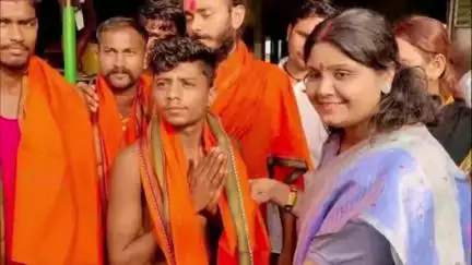 जमुआ: राजदाहा से पैदल निकले श्रद्धालुओं का सोरन मोड़ पर भव्य स्वागत, विधायक डॉ. मंजू कुमारी ने दी शुभकामनाएं