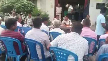 डोमचांच: मोहर्रम पर्व को लेकर नवलशाही थाना प्रांगण में शांति समिति की बैठक संपन्न