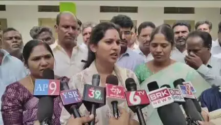 శింగనమల: సూపరి పాలనలో తొలి అడుగు ఇంటింటికి తెలుగుదేశం జయప్రదం చేయాలని పిలుపు ఎమ్మెల్యే బండారు శ్రావణి గార్లదిన్నె మండల కేంద్రం