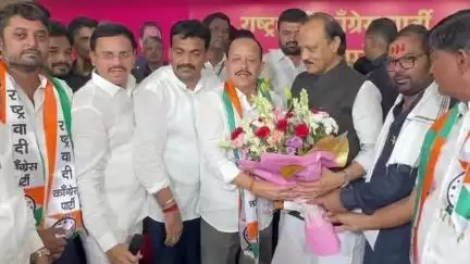 हिंगोली: मा.सभापती अनिल पतंगे यांचा उपमुख्यमंत्री अजित पवार यांच्या हस्ते मुंबई येथे राष्ट्रवादीत पक्ष प्रवेश