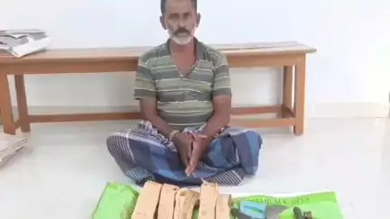 பென்னாகரம்: ஆலமரத்துபட்டி நெடுஞ்சாலையில் மொபட்டில் சந்தன கட்டை கடத்தியவர் கைது . ரூ.1. 10 இலட்சம் அபராதம்