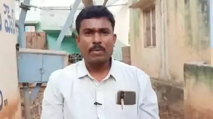 జిల్లా కేంద్రంలో మౌలిక వసతుల కల్పన ప్రభుత్వానికి పట్టదా?: పట్టణంలో సీపీఐ డివిజన్ కార్యదర్శి అంజి