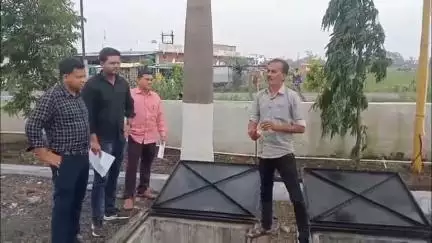 सैलाना: सैलाना में SDM, तहसीलदार व खाद्य अधिकारी ने पेट्रोल पंपों का किया निरीक्षण; पंप संचालकों को दिए आवश्यक दिशा निर्देश
