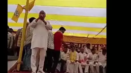 मैरवा: हरेराम कॉलेज में प्रशांत किशोर के पहुंचते ही कार्यकर्ताओं ने किया स्वागत