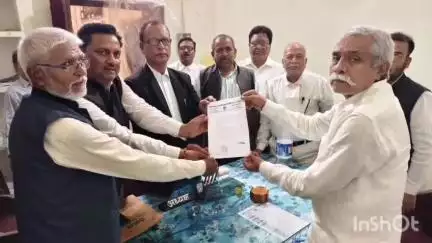 बेल्थरा रोड: बेल्थरारोड में अधिवक्ताओं के आंदोलन के समर्थन में बलिया क्रिमिनल एंड रेवेन्यू बार एसोसिएशन ने किया एकदिवसीय हड़ताल