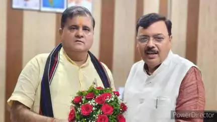 किच्छा: पूर्व विधायक राजेश शुक्ला ने महेंद्र भट्ट को पुनः भाजपा प्रदेश अध्यक्ष बनने पर दी बधाई