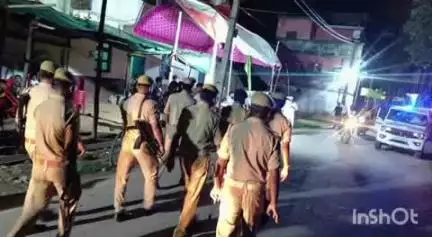 कुंडा: कुंडा के चर्चित शेखपुर आशिक गांव में मुहर्रम त्योहार के दृष्टिगत अपर पुलिस अधीक्षक ने सुरक्षा व्यवस्था का लिया जायजा