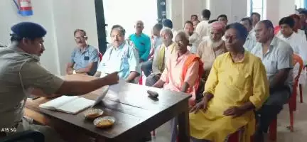 परबत्ता: मोहर्रम को लेकर मड़ैया थाना परिसर में हुई शांति समिति की बैठक, शांतिपूर्ण माहौल में पर्व मनाने की अपील