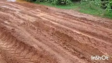 गुरूर: ग्राम कपरमेटा से नांहदा, कोसमी व करियाटोला में सड़कों की वर्षों से नहीं हुई मरम्मत, सड़कों पर फैला कीचड़ #jansamasya