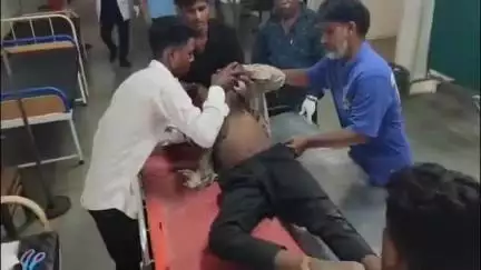 હાલોલ: હાલોલ પાવાગઢ બાયપાસ રોડ પાસે બાઇક સ્લીપ ખાઇ જતા સર્જાયો અક્સ્માત,બે યુવકોની હાલત ગંભીર