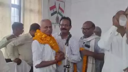 मुहम्मदाबाद गोहना: तहसील के चार कर्मचारी हुए रिटायर, विदाई समारोह में शामिल हुए एसडीएम