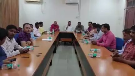 ଝାରସୁଗୁଡା: ଓଏଏସ ସଙ୍ଘ ଝାରସୁଗୁଡା ଶାଖା ପକ୍ଷରୁ ସର୍କିଟ ହାଉସ କନ୍ଫରେନ୍ସ ହଲ ଠାରେ ଏକ ବୈଠକ ଅନୁଷ୍ଠିତ, ସାମୁହିକ ଛୁଟି ନେଇ ନିଷ୍ପତ୍ତି