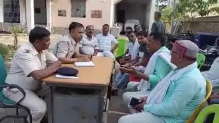 गड़हनी: गड़हनी थाना में मुहर्रम को लेकर शांति समिति की बैठक का आयोजन हुआ